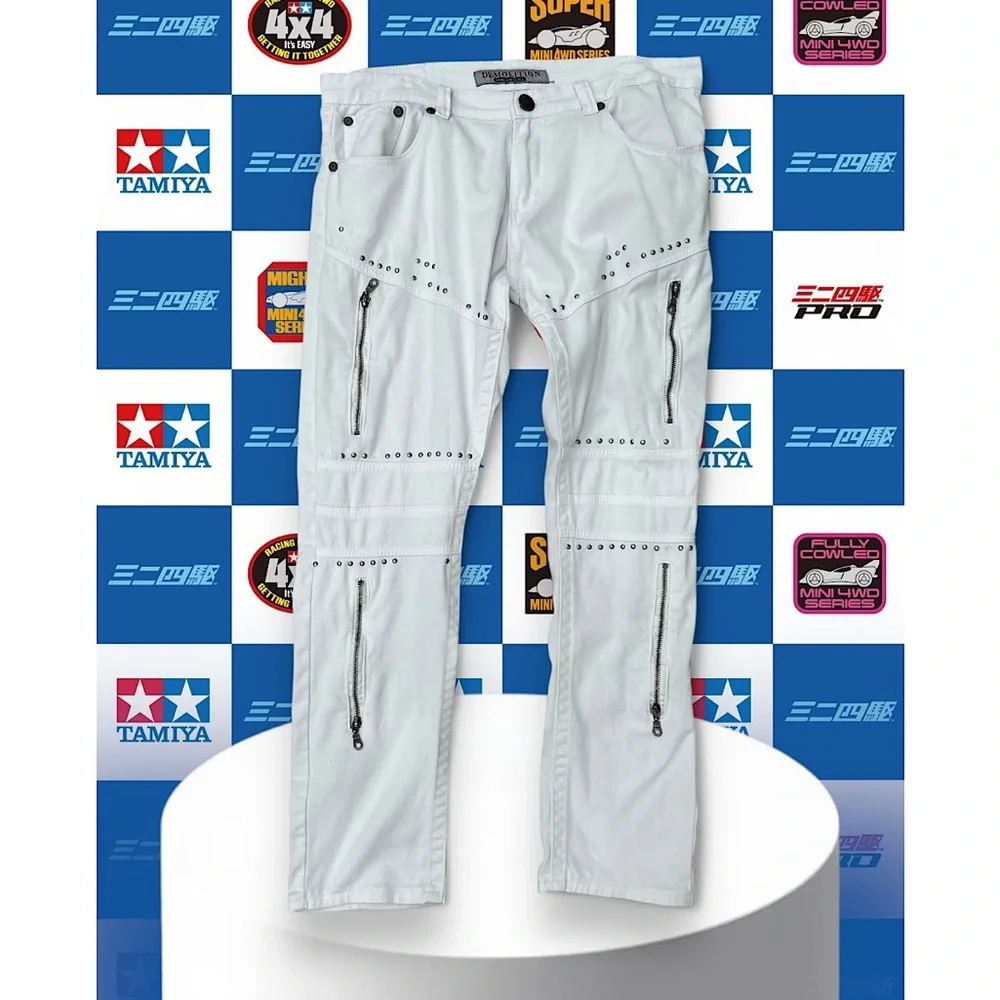 Demolition Men's Relaxed Fit Jeans - White in size 36 Waist 28.5 Inseam Reg Rise